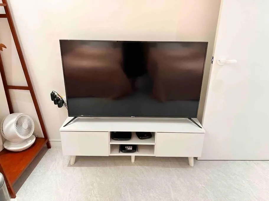 Comma 1 - Cozy Semi Basement Apartment Seoul