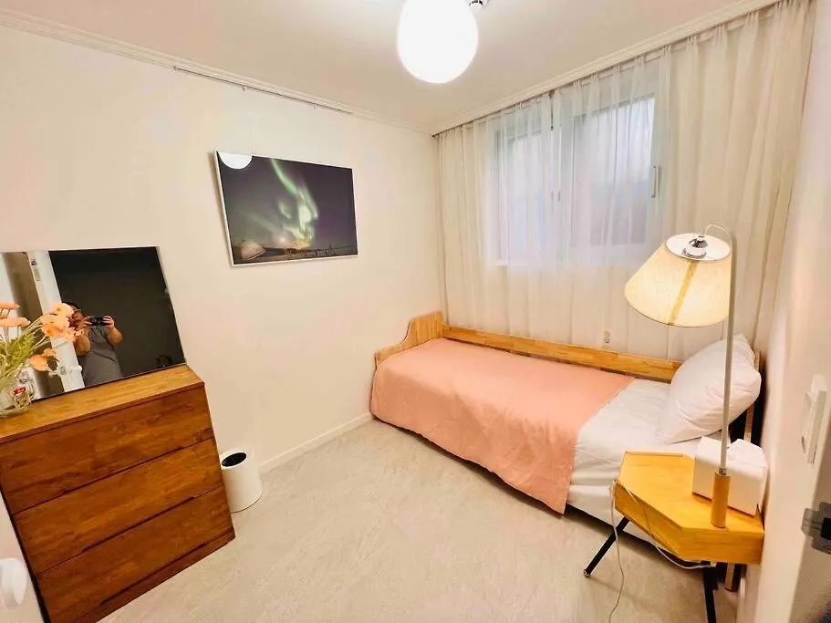 Comma 1 - Cozy Semi Basement Apartment Seoul