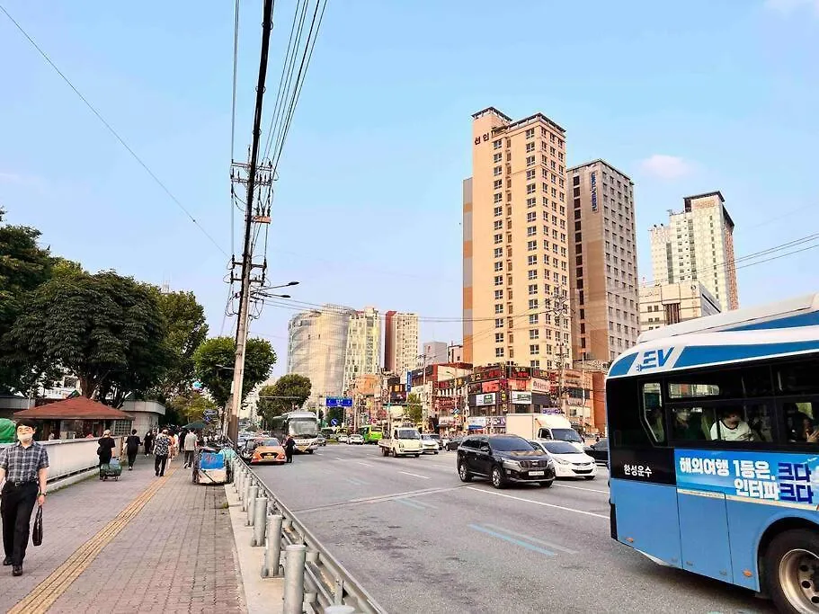 Comma 1 - Cozy Semi Basement Apartment Seoul 0*,  South Korea