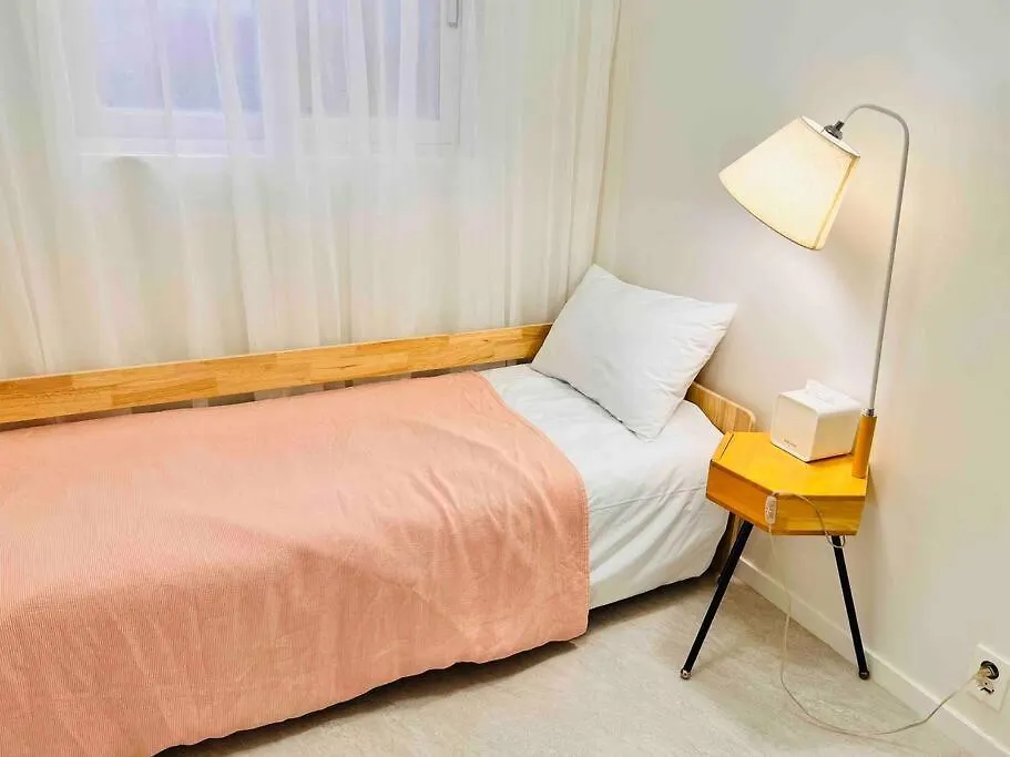 Comma 1 - Cozy Semi Basement Apartment Seoul